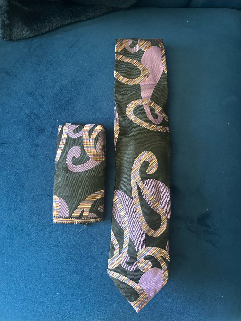 Men's Olive Green Tie with Lilac Swirl Pattern